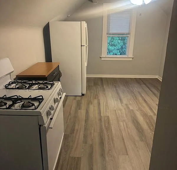 1279 Donald Ave #3 — Photo 2