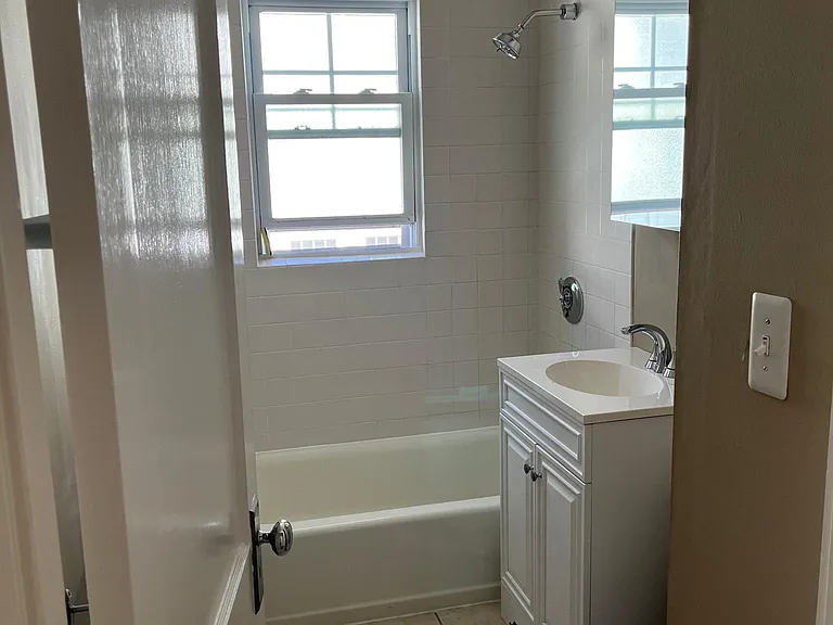 91 Montclair Ave #2 — Photo 12