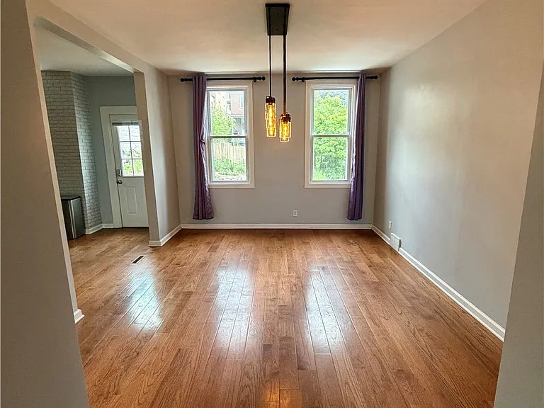 1636 Dagmar Ave — Photo 5