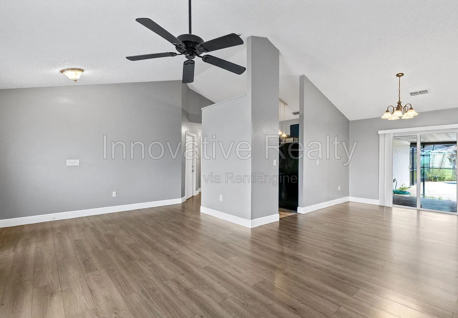 3 bed, 2.0 bath, 1834 sqft, $2,000 — Photo 3