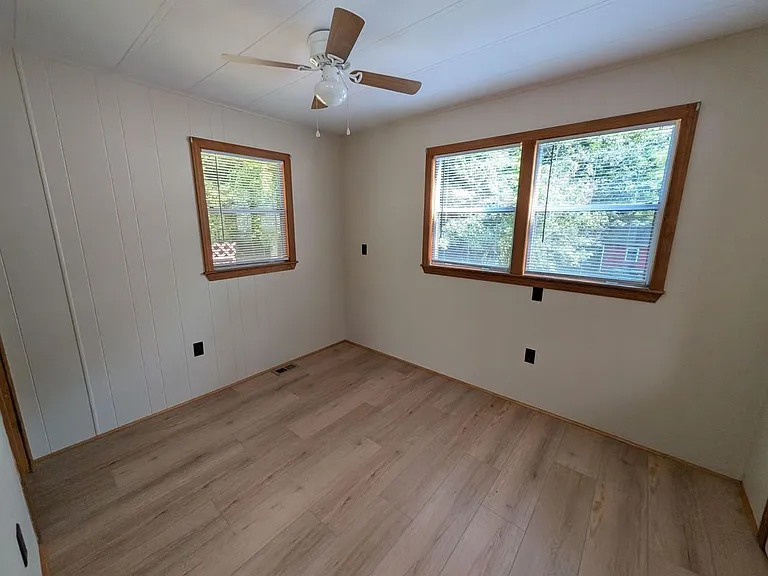 14 Seagroves St — Photo 10