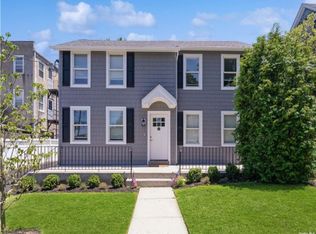 5 Carlton Ave APT 1B, Port Washington, NY 11050