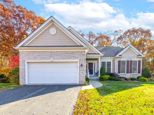 626 Troon Court #626, Oxford, CT 06478