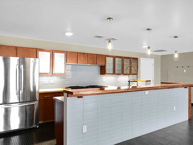 301 N Neil St #808-809 — Photo 11