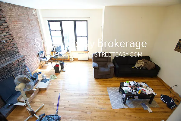 Rented by Street Realty Brokerage LLC | media 25