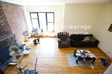 Rented by Street Realty Brokerage LLC