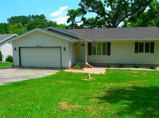 450 Fellows St, Genoa City, WI 53128