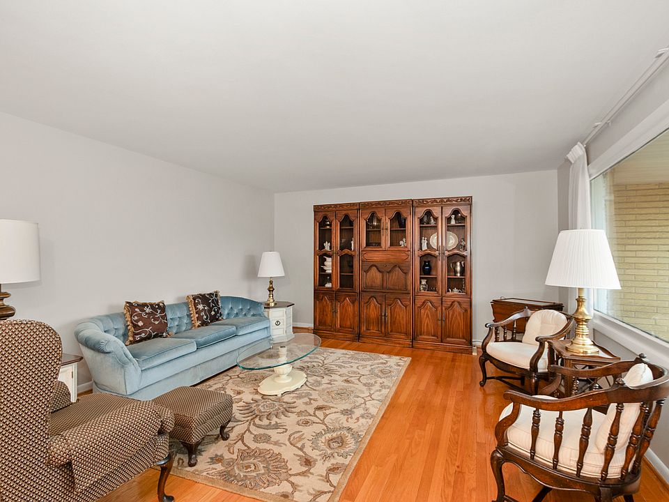 9137 S 88th Ave, Hickory Hills, IL 60457 | Zillow