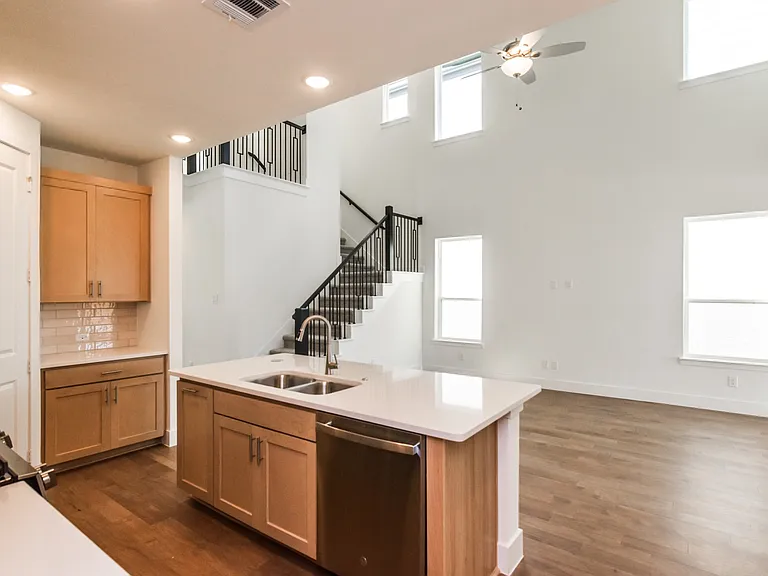 14531 Durant Ln — Photo 6