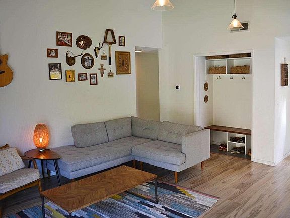 3rd image of 1148 Marigold Ln