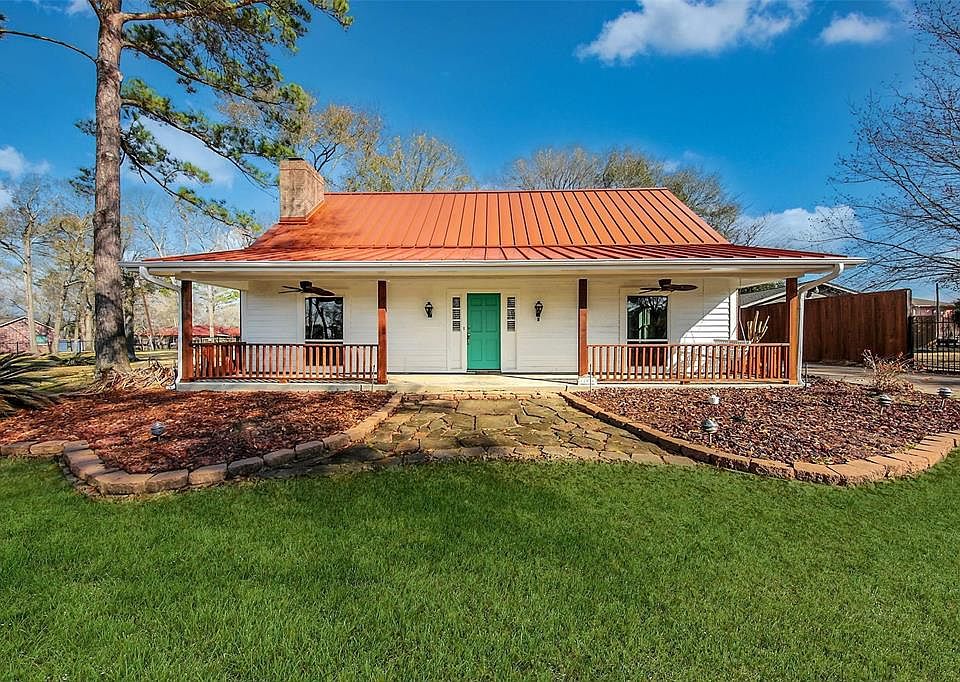 1st image of 12096 Lakeview Manor Dr