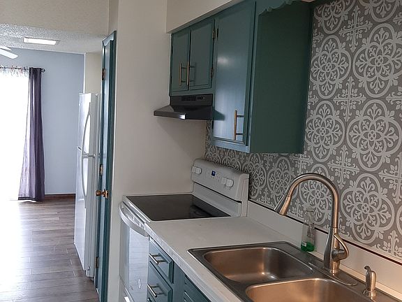 5th image of 1458 Truman Pl