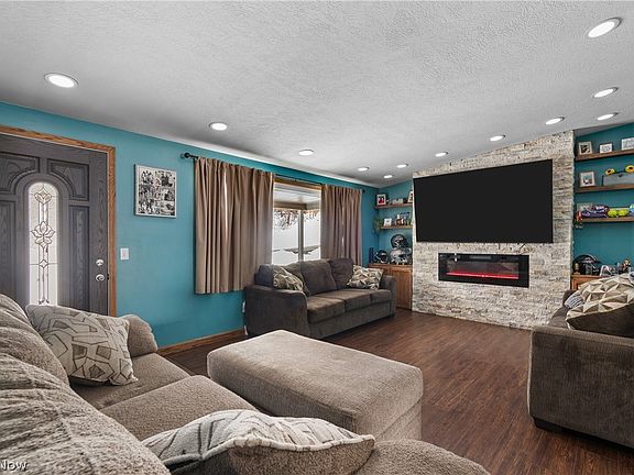 2nd image of 4632 5th St NW