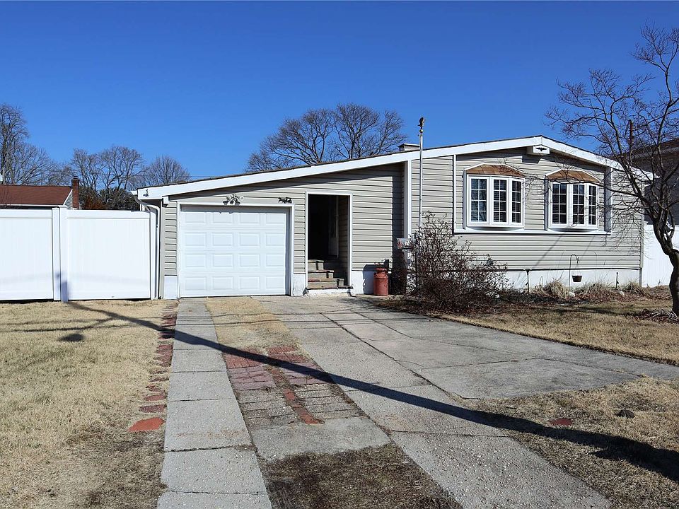 75 Chelsea Avenue, West Babylon, NY 11704 Zillow