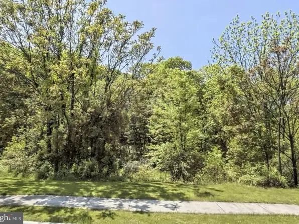 Litchfield Rd, Harrisburg, PA 17112