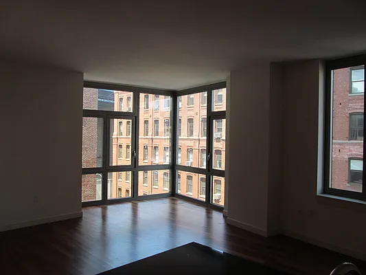 Rented by Lisa Management | media 21