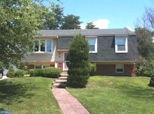 16 Woodshire Dr, Sicklerville, NJ 08081