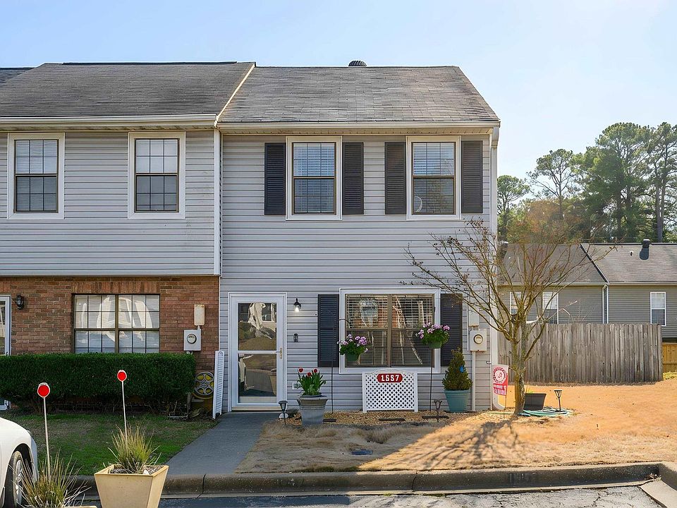 1st image of 1557 Applegate Ln