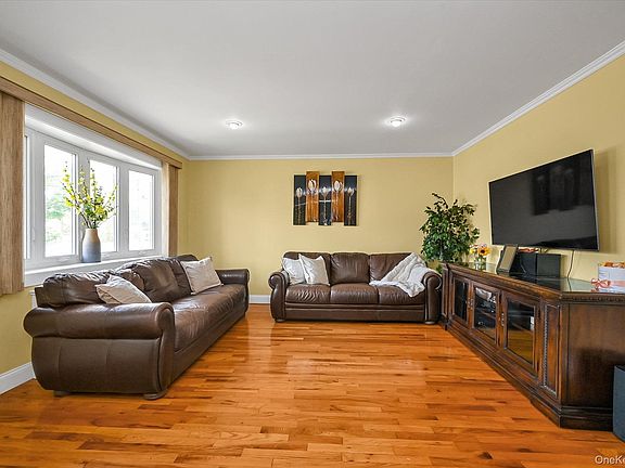 2nd image of 126 Roeckel Avenue