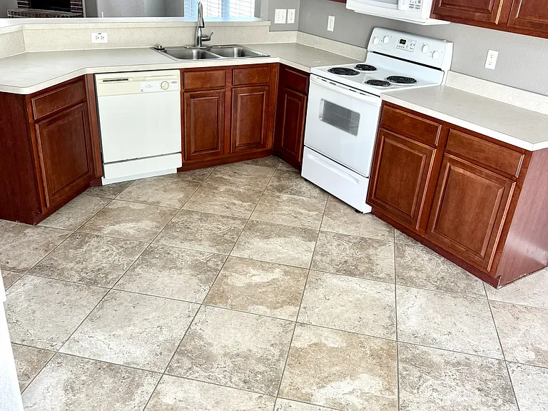 9945 Osprey Dr — Photo 37
