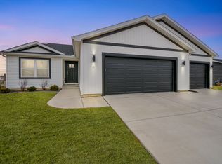 3 Fedor Cir, Bloomington, IL 61705