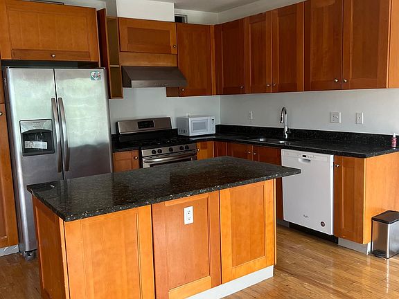 2nd image of 3 Park Cres #A
