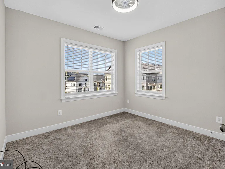 404 Sagan Pl — Photo 16