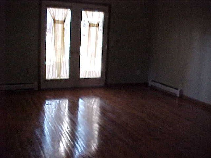 4th image of 73 E BENTWOOD Court