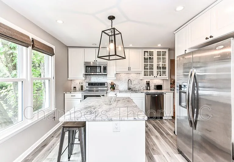 2112 Military Rd — Photo 10
