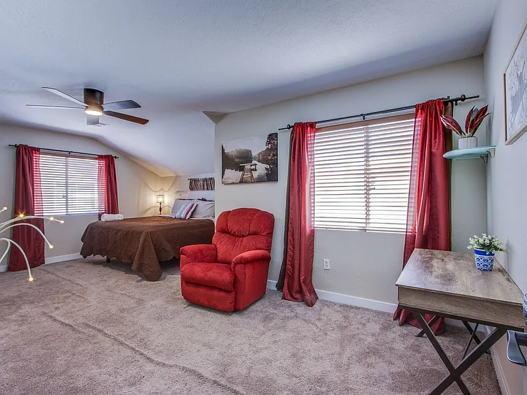 2342 Viewcrest Rd — Photo 20