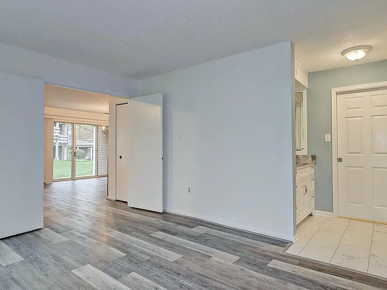 7598 E Lakeside Village Dr — Photo 3