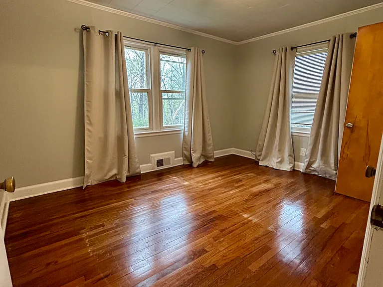 269 W Durham St — Photo 12