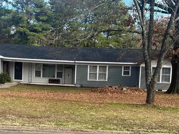 1511 S Edgewood St, Hope, AR 71801