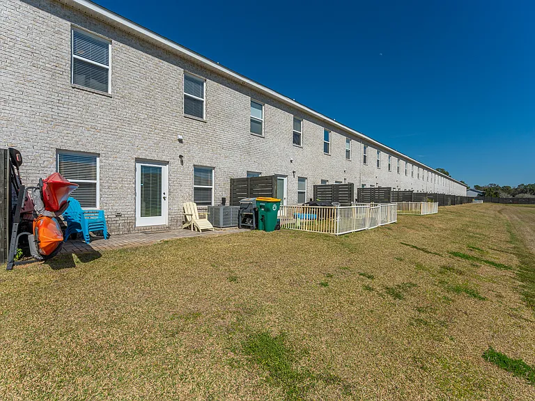 1802 Stable Ln #B2 — Photo 25