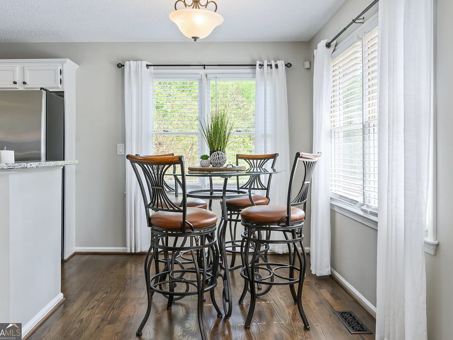 3 bed, 2.5 bath, $4,824 — Photo 4