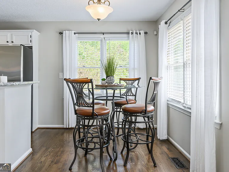 13 Windfield Dr — Photo 4