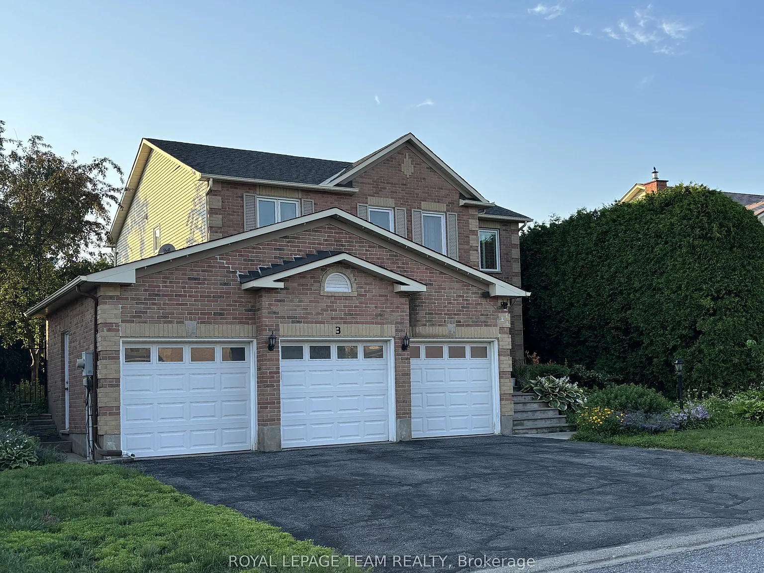 4 bed, $3,300 — Photo 2