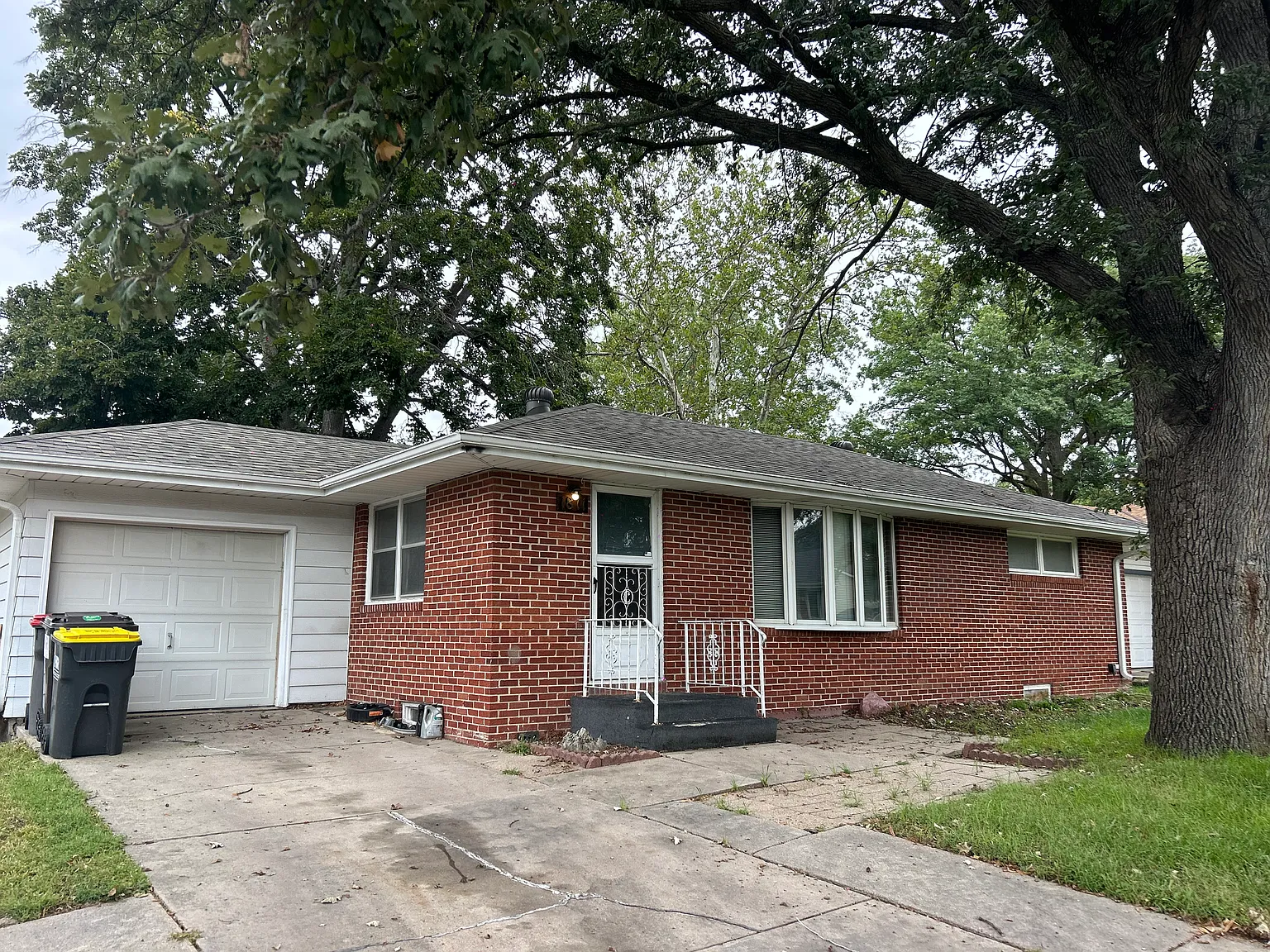 3 bed, 1800 sqft, $1,850 — Photo 1