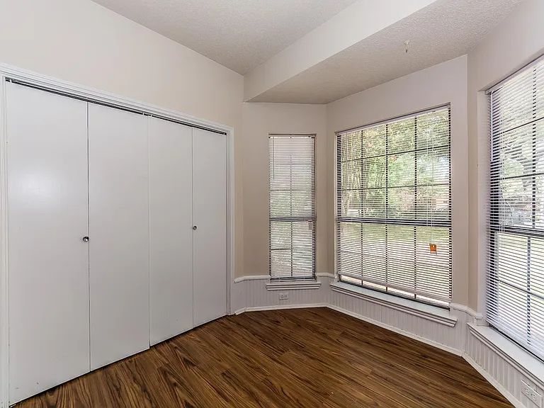 2710 Francisco Dr — Photo 26