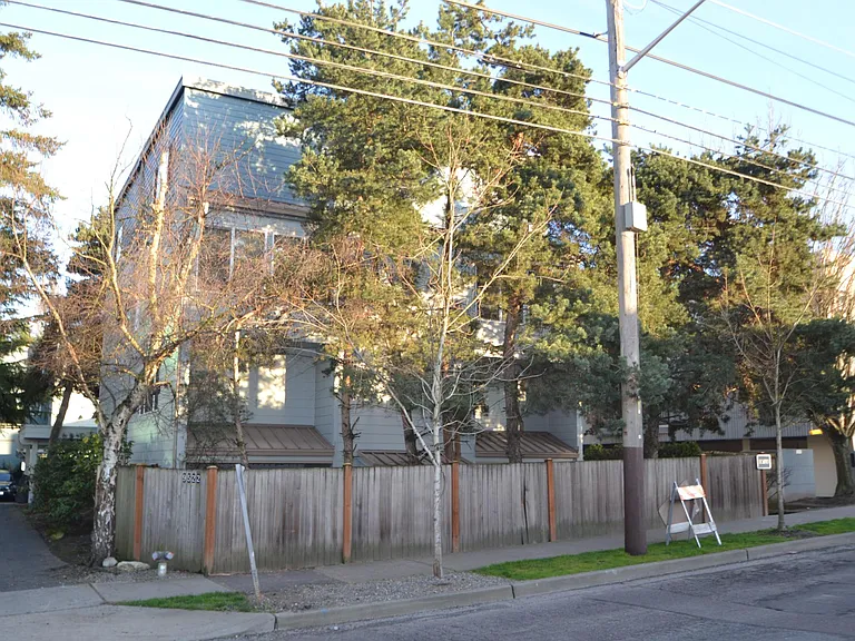 9522 1st Ave NE #B — Photo 13