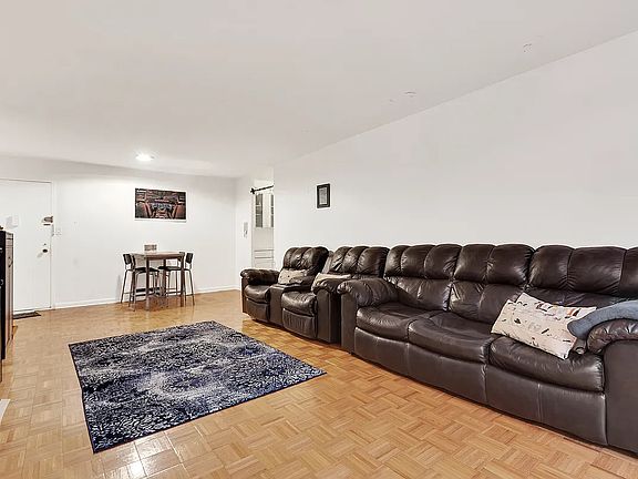 4th image of 440 E 62nd St APT 11