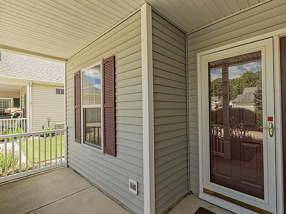 3rd image of 10551 Crossings Dr
