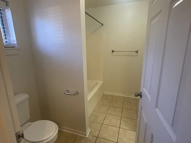 Deer Run Apartments — Photo 41