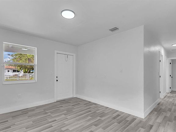 5th image of 9980 Dominican Dr