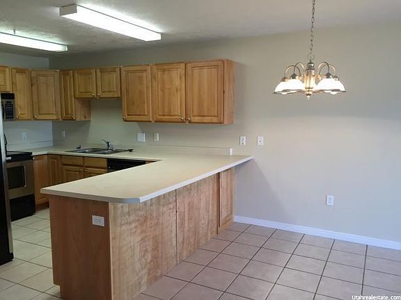 3rd image of 1245 E Privet Dr #324