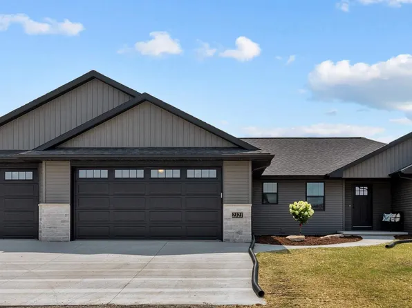 W2321 Warren Trl, Appleton, WI 54913