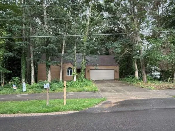 15460 Kelly St, Spring Lake, MI 49456