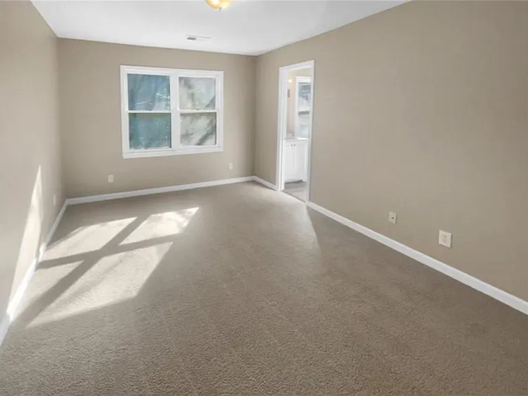 688 Stratford Grn — Photo 17