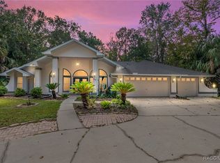 90 Winding River Ln, Inglis, FL 34449