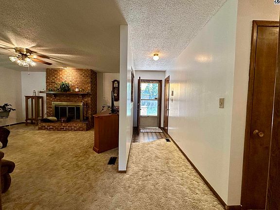 3rd image of 4504 Foothill Dr